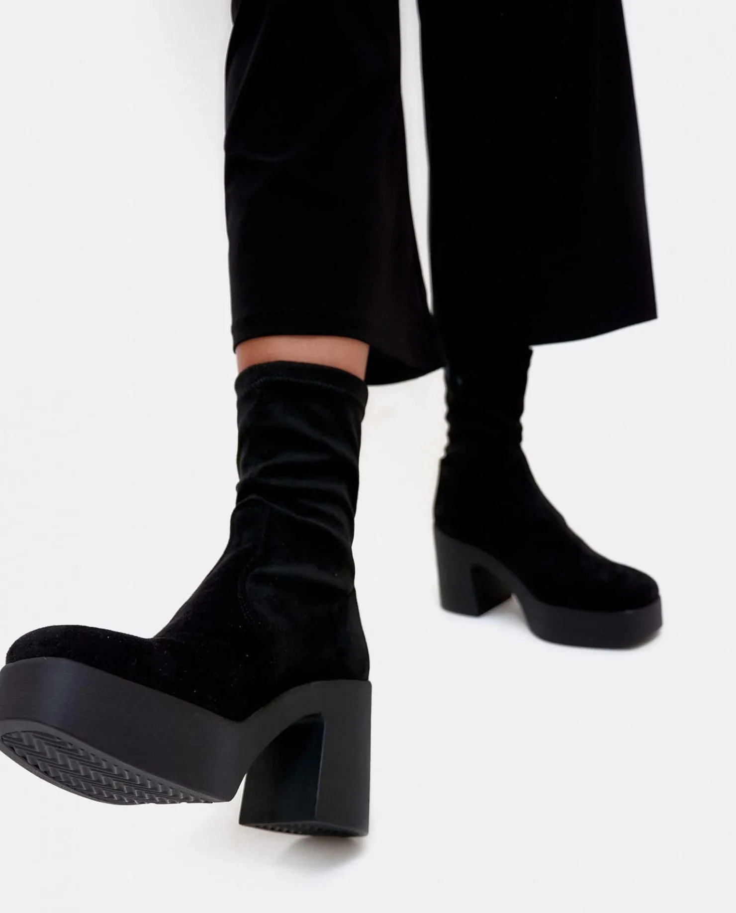 New Cuplé Botin Plataforma Ultrasuede Strech Negro